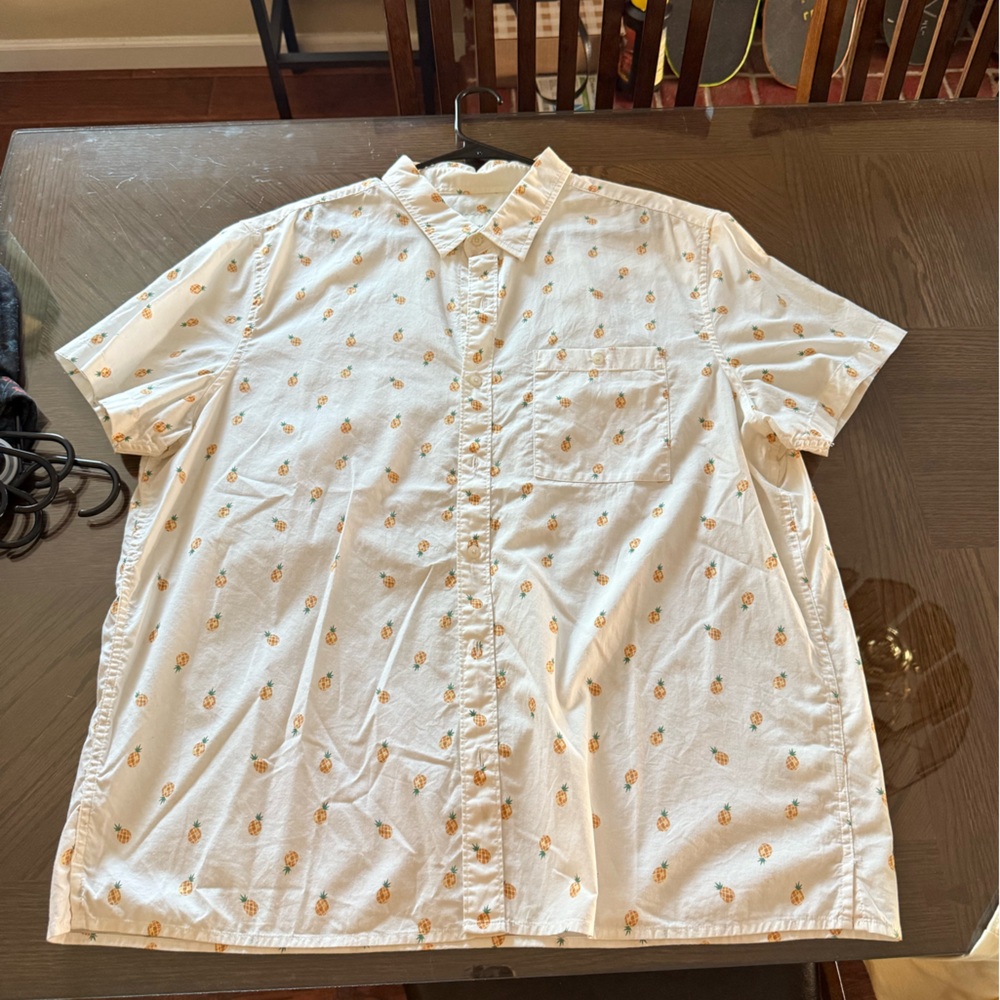 American Eagle Flex Pineapple Button-Down short sleeve shirt